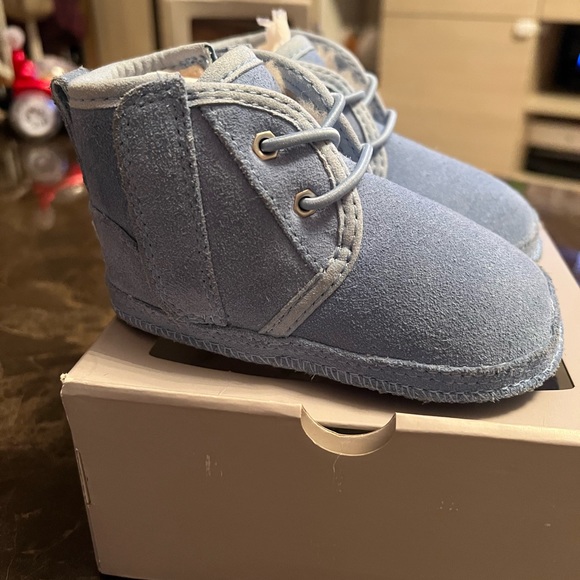 Ugg neumel limited edition color - Picture 2 of 8